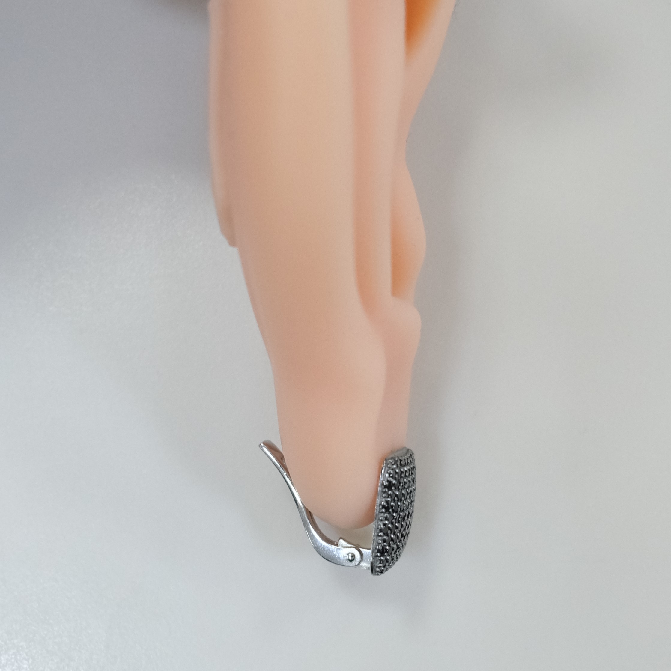 Серебряные серьги со шпинелью